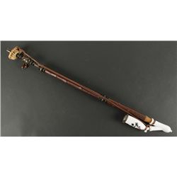 White Porcelain Family Crest Pipe