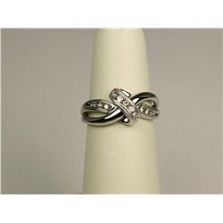 Stylish 10K WG Ladies Vintage Design Ring