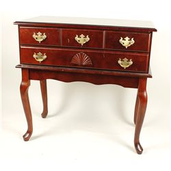 Traditional Style Side Table