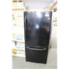Image 1 : GE BLACK REFRIGERATOR/FREEZER - COMES W/ICE MAKER