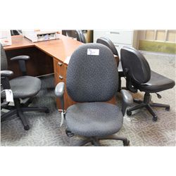 GREY PATTERNED HIGH BACK TASK CHAIR (S2)