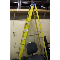 YELLOW 8' FOLDING LADDER