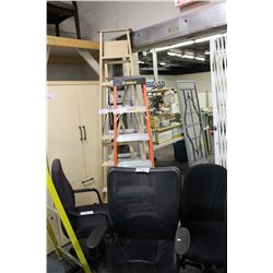 ORANGE 6' FOLDING LADDER