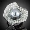 Image 1 : Beautiful Pearl & Crystal Ring, size 8