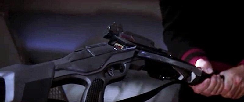 Star Trek Nemesis Captain Picard s Smashed Type 3 Phaser Rifle star-trek-nemesis-captain-picard-s-smashed-type-3-phaser-rifle