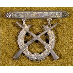 WWII EARLY PERIOD ARMY EXPERT RIFLEMAN AWAR BADGE
