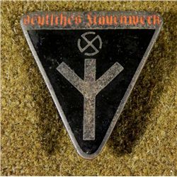 ENAMEL NAZI DEUTSCHES FRAUENWERK MEMBERSHIP BROACH