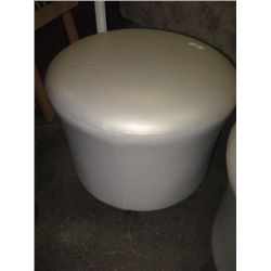 ROUND STOOL