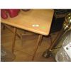 Image 1 : FOLDING END TABLE