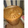 Image 1 : WICKER HAMPER WITH LID
