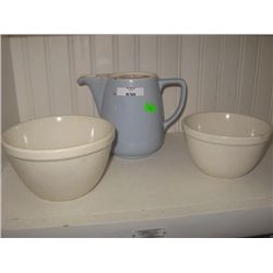 VINTAGE MILK JUG & 2 BOWLS