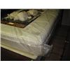 Image 1 : QUEEN MATTRESS - MEMORY FOAM