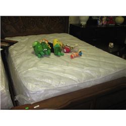 QUEEN MATTRESS - PILLOW TOP