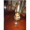 Image 1 : VINTAGE OIL LAMP