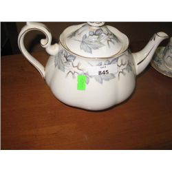 ROYAL ALBERT - SILVER MAPLE SERIES - TEA POT