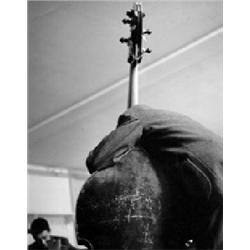 Herder, Dirk de,Bassist Bud Dubois 1956,25,8 x 20,2 cm,silverprint ,stamped and signed on the bac...