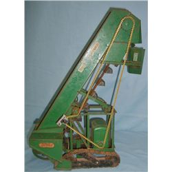 MODEL TOYS conveyor on tracks, chain driven, 15”W x 18”H