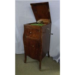 Victrola VV-X phono player, oak cabinet, restorable
