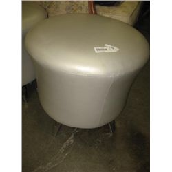 ROUND STOOL LEATHER & CHROME