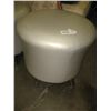 Image 1 : ROUND STOOL LEATHER & CHROME