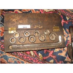 VINTAGE SOCKET SET