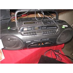 SANYO BOOM BOX