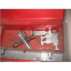 TOOL BOX W/ HUB PULLER