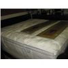 Image 1 : KING MATTRESS