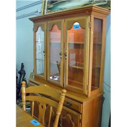 Matching Shermag solid maple buffet and hutch