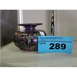 Hand blown art glass vase signed, Art Vargis