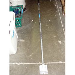 Richard floor scrapper
