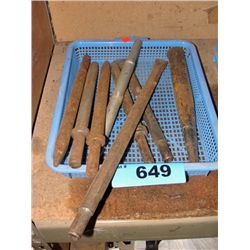 Small blue basket of hilti chiseling heads