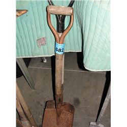 2 garden shovels