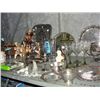 Image 1 : shelf lot of glassware, collectables etc