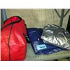 Image 1 : 2 inflatable mattresses and a sleeping bag