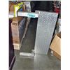 Image 1 : Aluminum checkerplate welded step