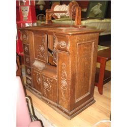 SEWING MACHINE BASE WITH SPINDLES ON TOP