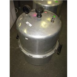 LARGE PRESSURE COOKER