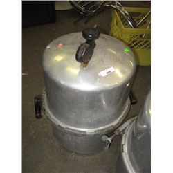 LARGE PRESSURE COOKER