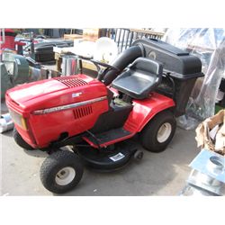 RIDING MOWER - MASTERCRAFT - REAR BAGGER - RUNNING SOLD SUBJECT TO OWNERS APPROVAL