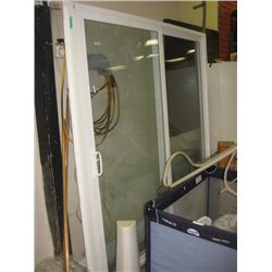 COMPLETE PATIO DOOR - VINYL FRAMED - LIKE NEW