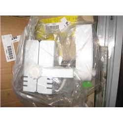 TRACK LIGHT FIXTURE - NEW - RETAIL - $50