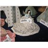 Image 2 : VINTAGE PIN CUSION DOLL