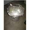 Image 1 : PRESSURE COOKER