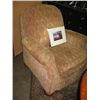 Image 1 : UPHOLSTERED ARM CHAIR