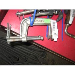 BUNDLE OF C-CLAMPS