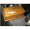 Image 2 : WOOD BOX OF ROUTER BITS