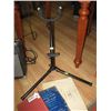 Image 1 : GUITAR STAND
