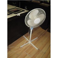 FLOOR FAN - WHITE