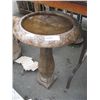 Image 1 : CONCRETE - BIRD BATH